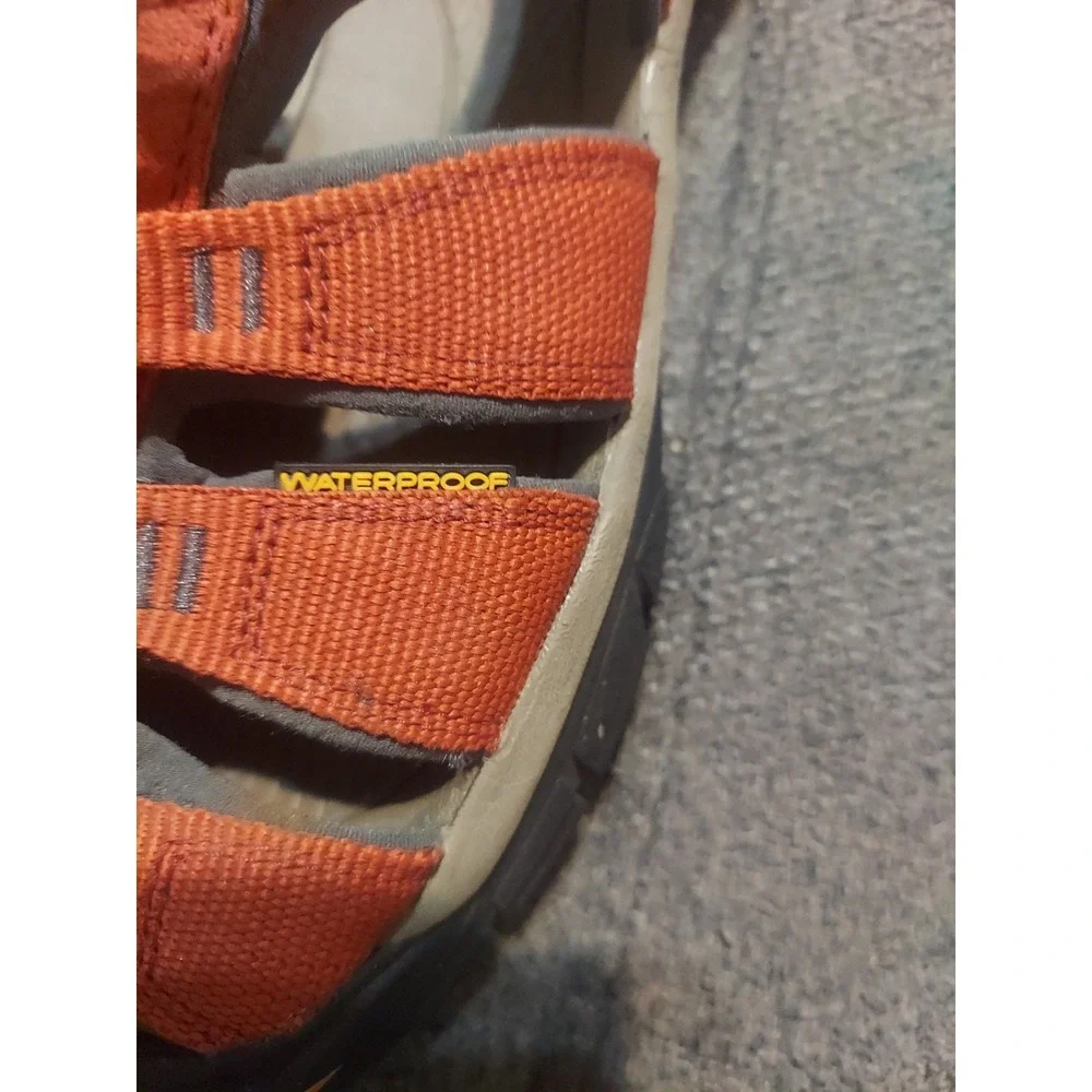 KEEN Newport H2 Sandals Mens 10 Burnt Orange Closed Toe Fisherman Water Shoes